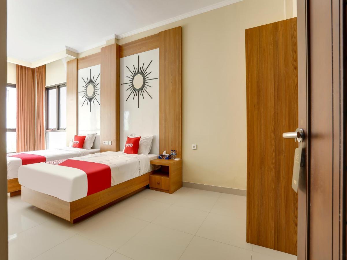 Oyo Flagship 90966 Moreno Homestay Legian  Exterior photo
