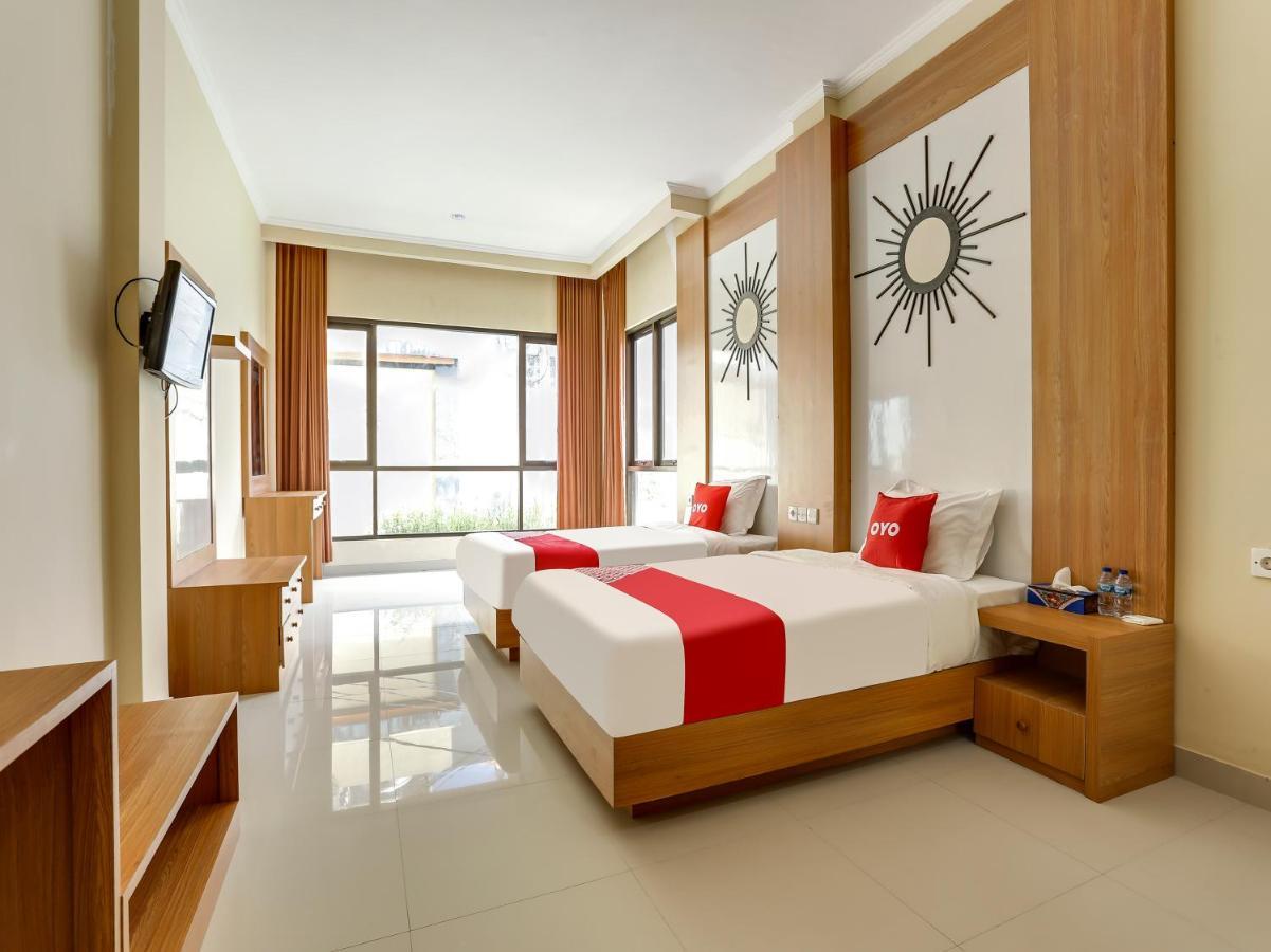 Oyo Flagship 90966 Moreno Homestay Legian  Exterior photo